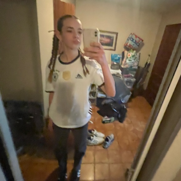 Meet your Posher, Cassie - Picture 1 of 1